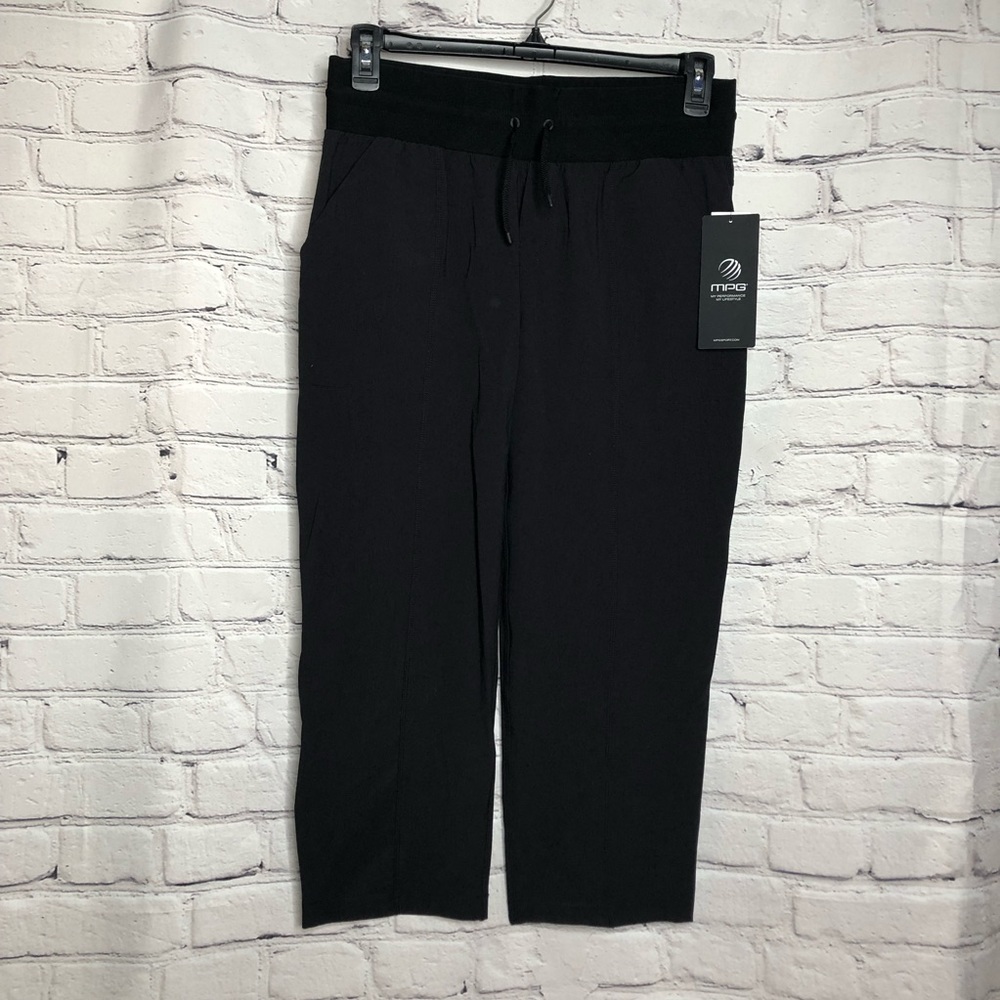 MPG voom 7/8 cropped pant NWT black size Medium